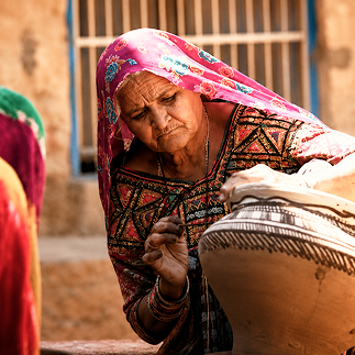 woman-pot